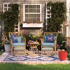 What Colour is best for outdoor furniture?